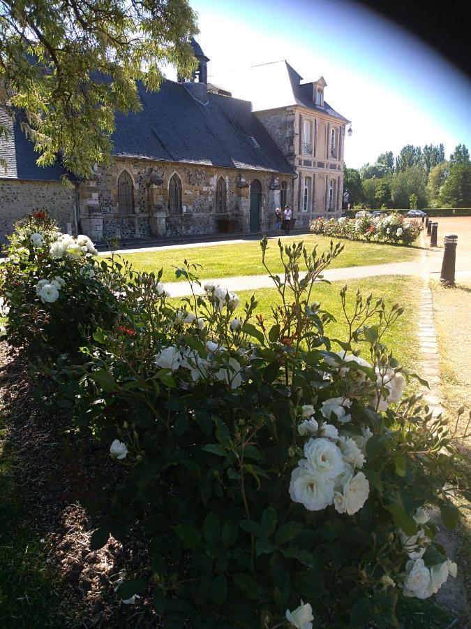 Lamaison Du Phare Honfleur Chambres D'Hotes Et Jacuzzi Prive Экстерьер фото